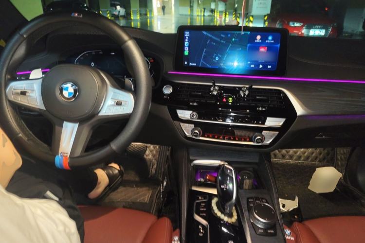 Used BMW 5 Series 2022 Revised Version 3 530Li Luxury Edition M Sport Package Center Console