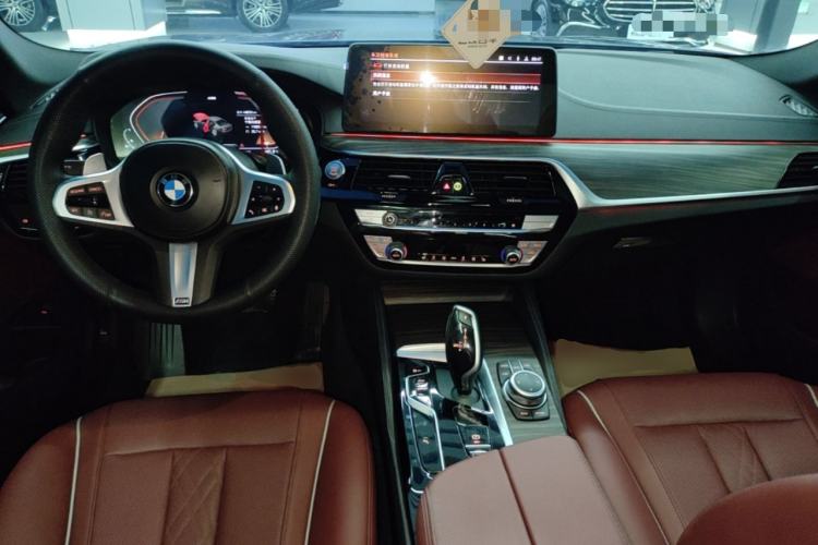 Used BMW 5 Series 2022 Restyled 530Li Leading Edition M Sport Package Center Console