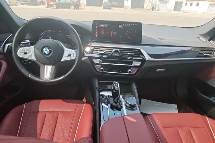 Used BMW 5 Series 2022 Second Facelift 525Li M Sport Package Center Console