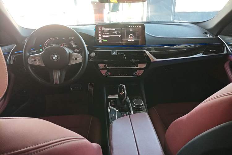 Used BMW 5 Series 2022 Second Facelift 525Li M Sport Package Center Console