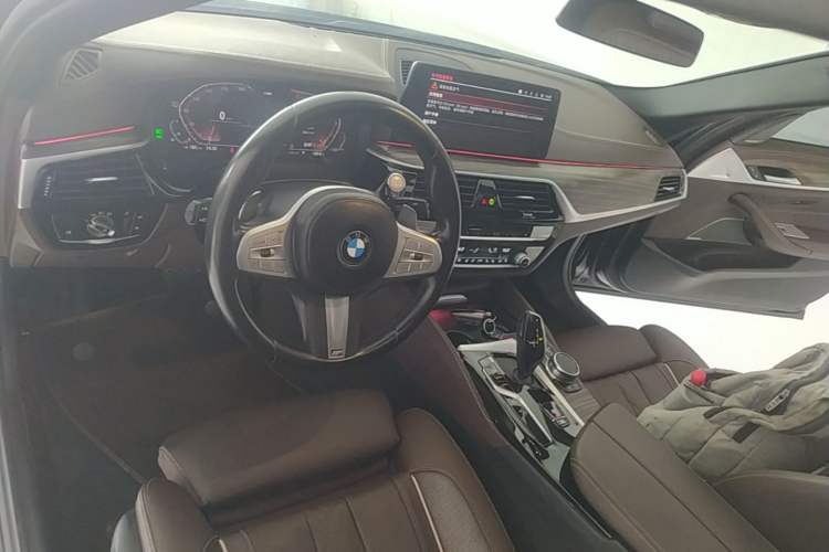 Used BMW 5 Series 2022 Revised Version 3 530Li Luxury Edition M Sport Package Center Console