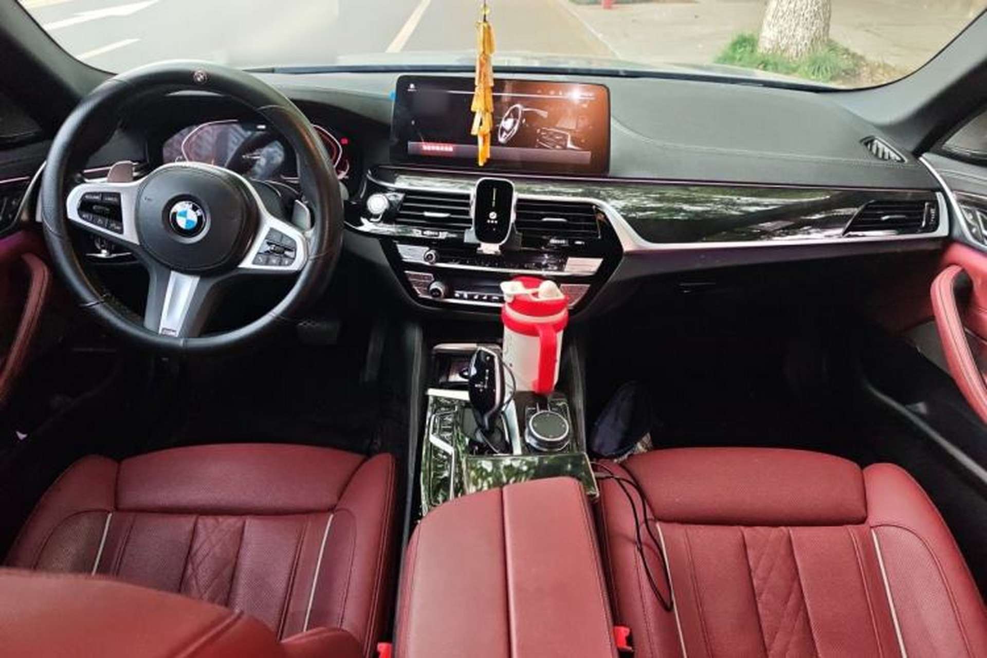 Used BMW 5 Series 2022 Second Facelift 530Li Luxury Version M Sport Package Center Console