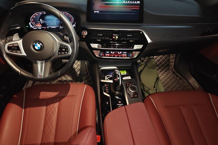 Used BMW 5 Series 2022 Restyled 530Li Leading Edition M Sport Package Center Console