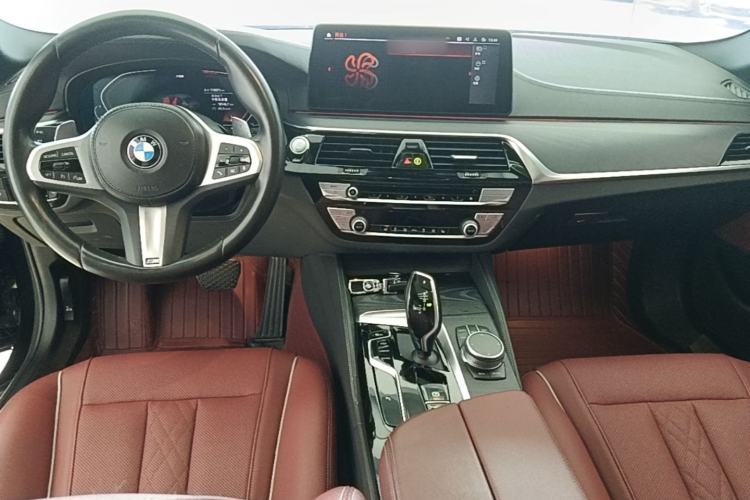 Used BMW 5 Series 2022 Restyled 530Li Leading Edition M Sport Package Center Console