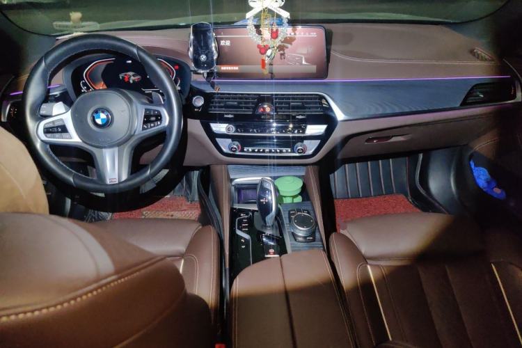 Used BMW 5 Series 2022 Restyled 530Li Luxury Edition M Sport Package Center Console