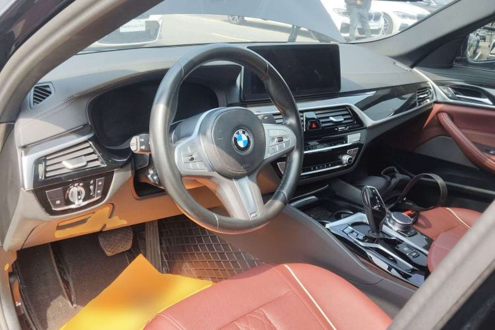 Used BMW 5 Series 2022 Second Facelift 525Li M Sport Package Center Console