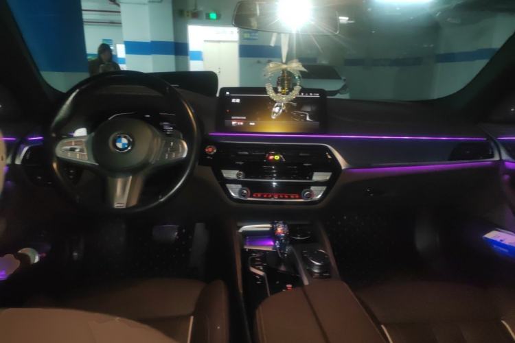 Used BMW 5 Series 2022 Revised Version 3 530Li Luxury Edition M Sport Package Center Console