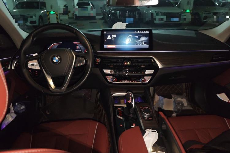 Used BMW 5 Series 2022 Second Facelift 530Li Leading Edition Luxury Package Center Console