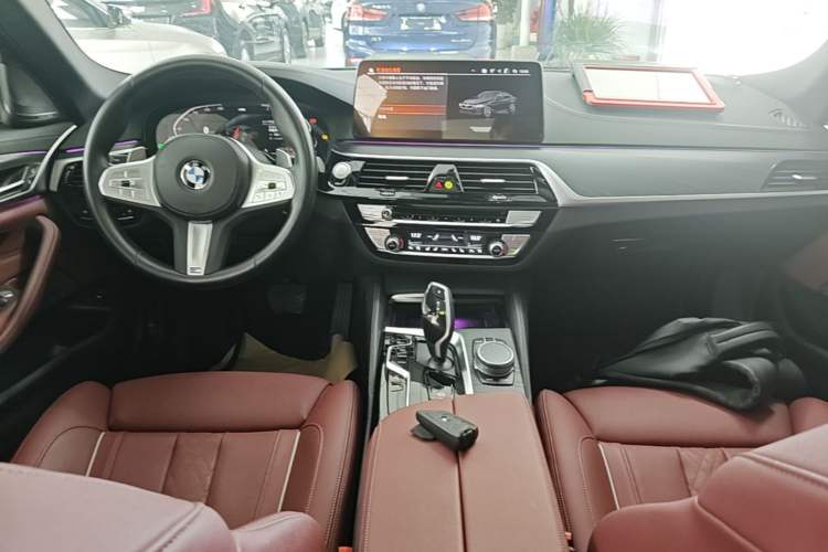 Used BMW 5 Series 2022 Revised Version 3 530Li Luxury Edition M Sport Package Center Console
