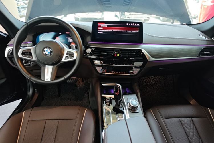 Used BMW 5 Series 2022 Restyled 530Li Leading Edition M Sport Package Center Console