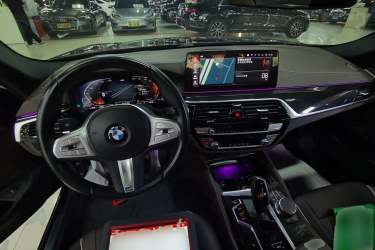 Used BMW 5 Series 2022 Second Facelift 525Li M Sport Package Center Console