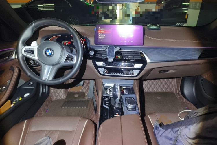 Used BMW 5 Series 2022 530Li Leading Model M Sport Package Center Console