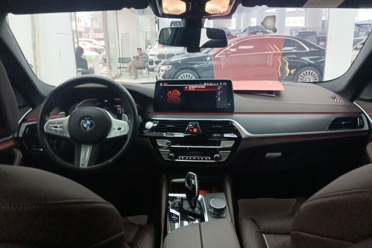 Used BMW 5 Series 2022 Revised Version 3 530Li Luxury Edition M Sport Package Center Console