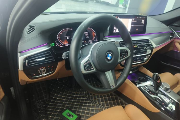 Used BMW 5 Series 2022 Second Facelift 530i M Sport Package Center Console