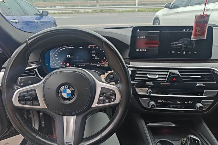 Used BMW 5 Series 2022 Restyled 525Li M Sport Package Center Console