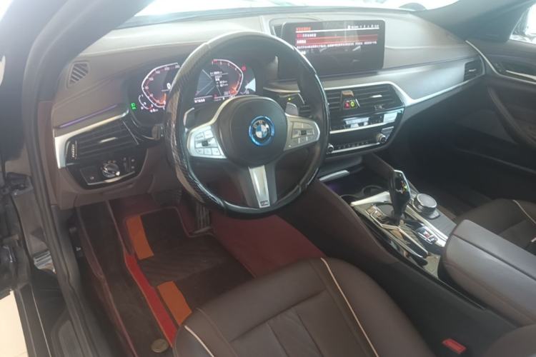 Used BMW 5 Series 2022 Second Facelift 530Li Leading Edition M Sport Package Center Console
