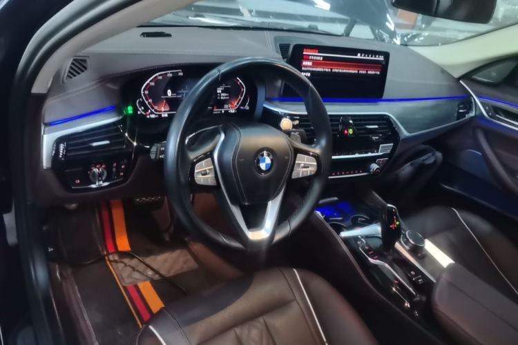 Used BMW 5 Series 2022 Second Facelift 530Li Leading Edition Luxury Package Center Console
