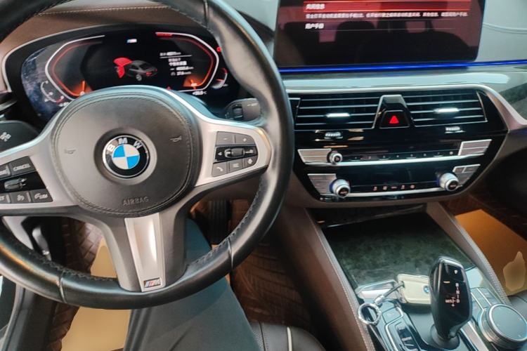 Used BMW 5 Series 2022 Restyled 525Li M Sport Package Center Console