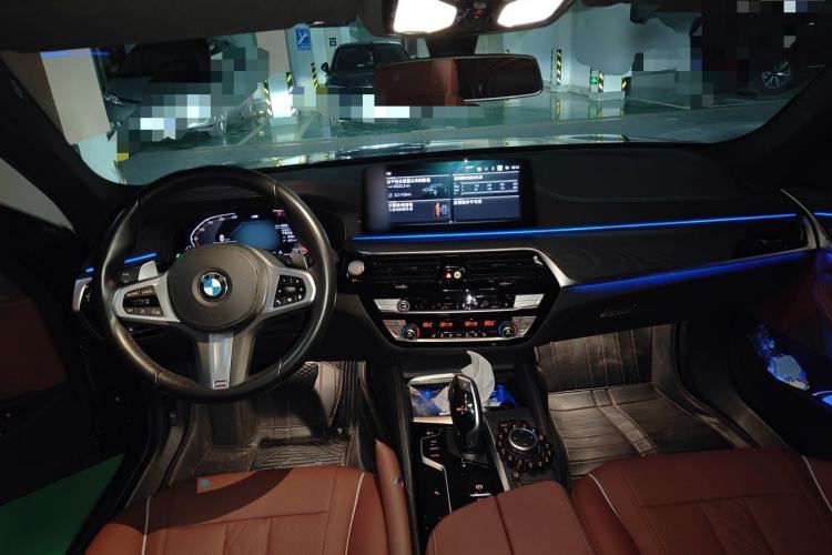 Used BMW 5 Series 2022 Restyled 530Li Leading Edition M Sport Package Center Console