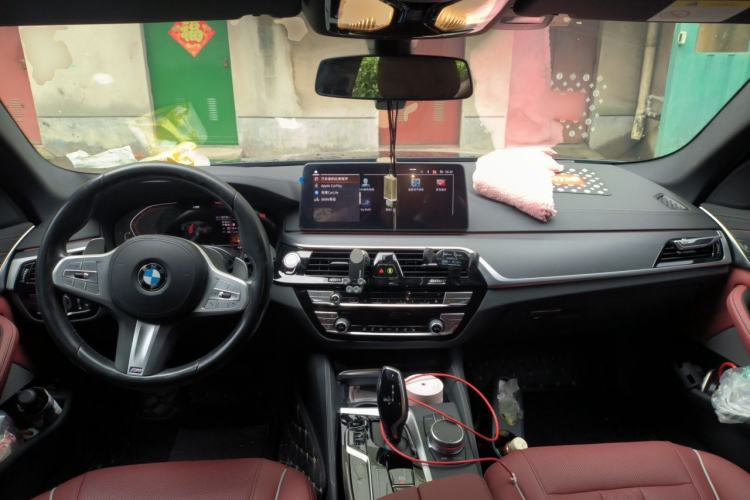 Used BMW 5 Series 2022 Second Facelift 530Li Leading Edition Luxury Package Center Console