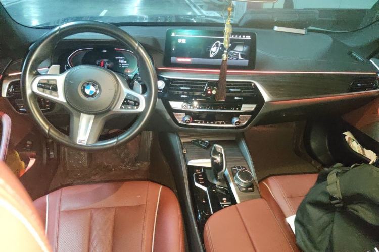 Used BMW 5 Series 2022 Restyled 530Li Leading Edition M Sport Package Center Console