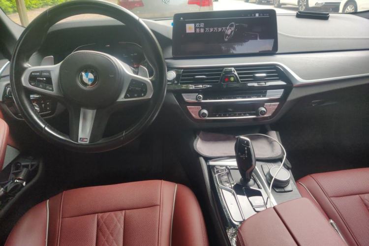 Used BMW 5 Series 2022 Second Facelift 530Li Leading Edition M Sport Package Center Console