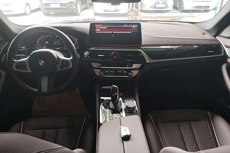 Used BMW 5 Series 2022 Second Facelift 525Li M Sport Package Center Console