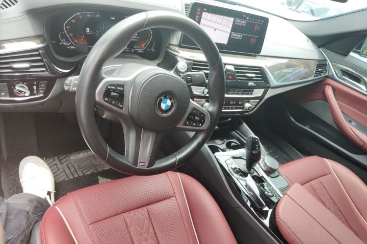 Used BMW 5 Series 2022 525Li M Sport Package Center Console