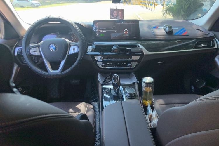 Used BMW 5 Series 2022 Second Facelift 525Li Luxury Package Center Console