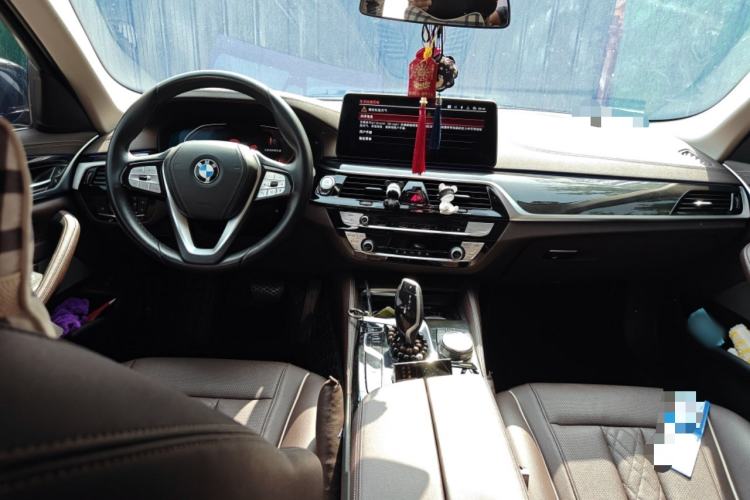 Used BMW 5 Series 2022 Second Facelift 525Li Luxury Package Center Console