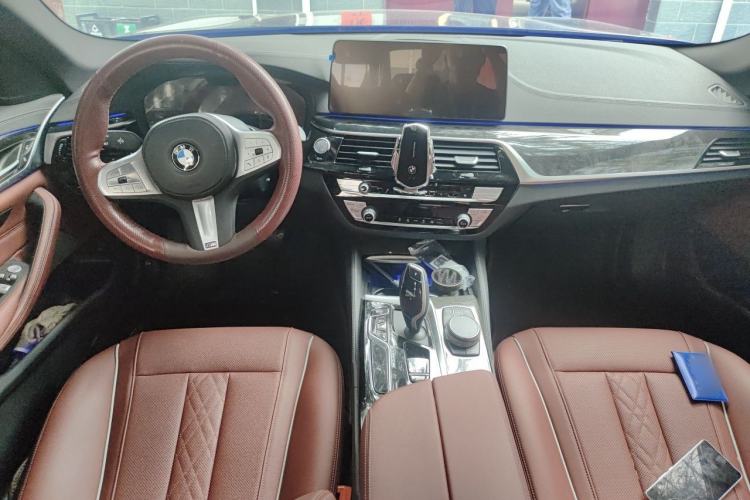 Used BMW 5 Series 2022 Second Facelift 525Li M Sport Package Center Console