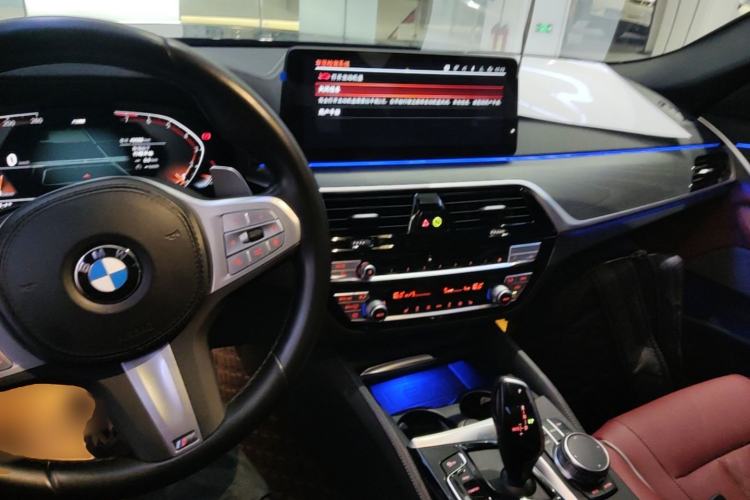 Used BMW 5 Series 2022 Second Facelift 530Li Leading Edition M Sport Package Center Console