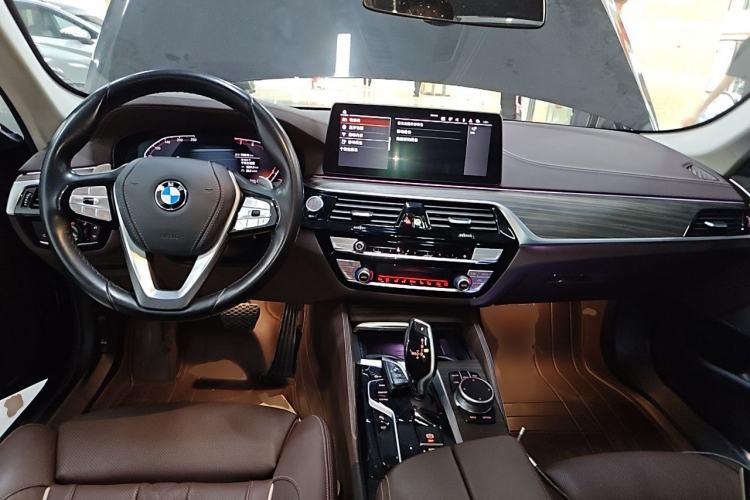 Used BMW 5 Series 2022 Updated 530Li Luxury Edition Premium Package Center Console
