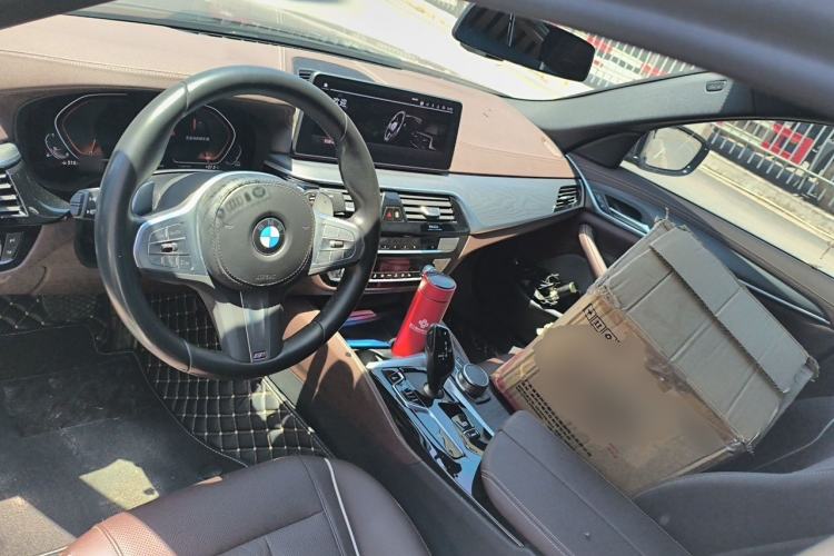 Used BMW 5 Series 2022 Second Facelift 530Li Leading Edition M Sport Package Center Console