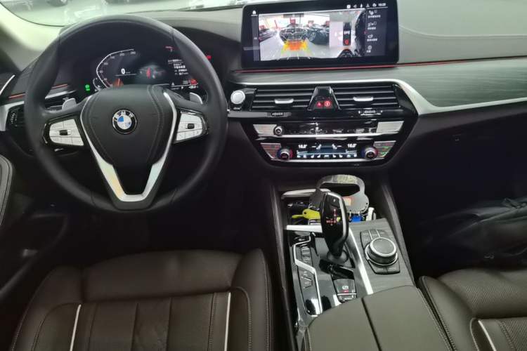 Used BMW 5 Series 2022 Second Facelift 530Li Luxury Edition Premium Package Center Console