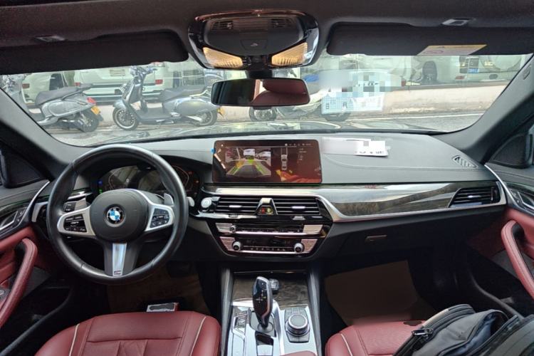 Used BMW 5 Series 2022 Restyled 530Li Leading Edition M Sport Package Center Console