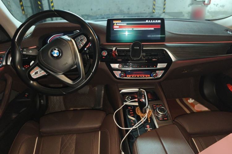Used BMW 5 Series 2022 Second Facelift 530Li Luxury Edition Premium Package Center Console