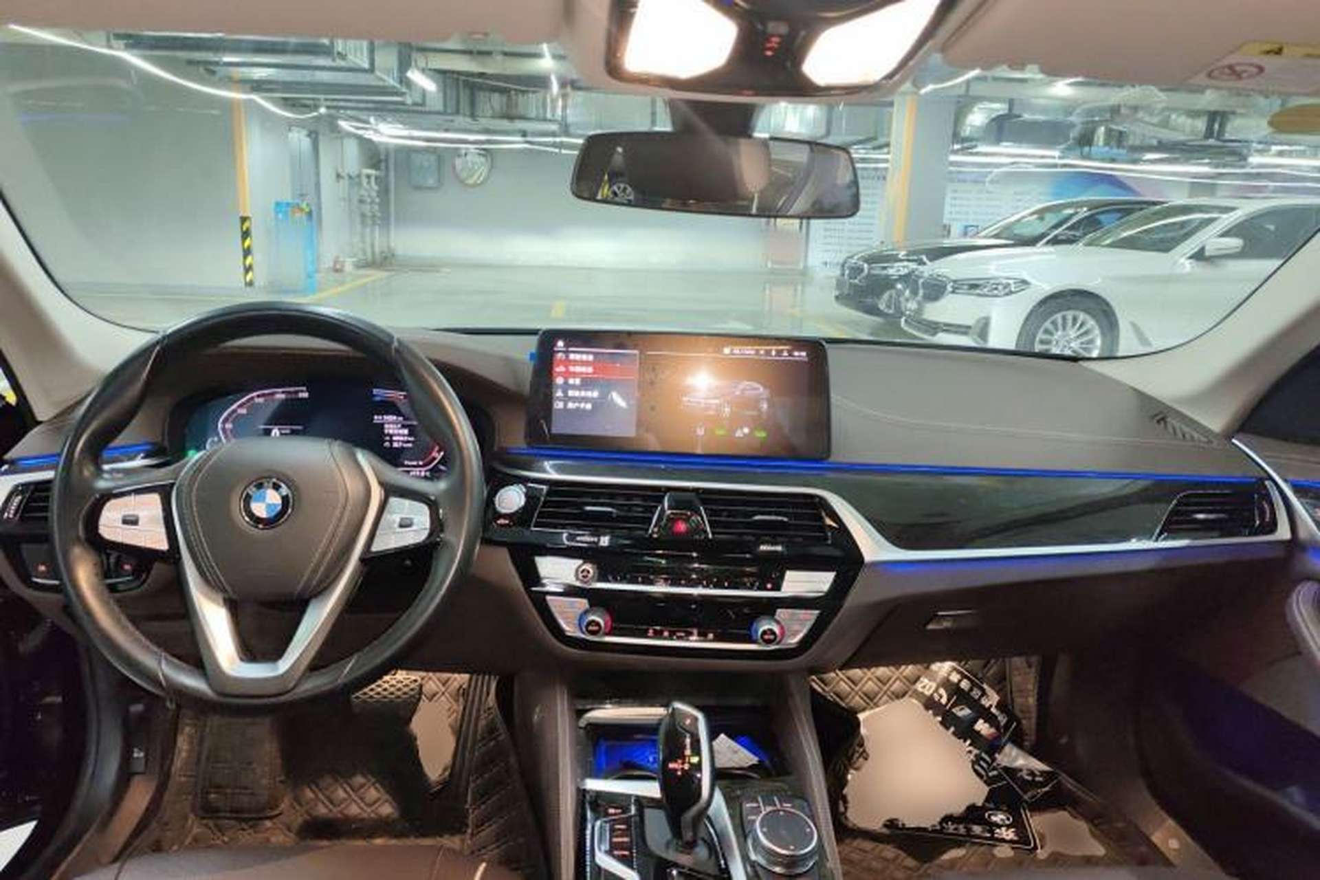 Used BMW 5 Series 2022 Second Facelift 525Li Luxury Package Center Console