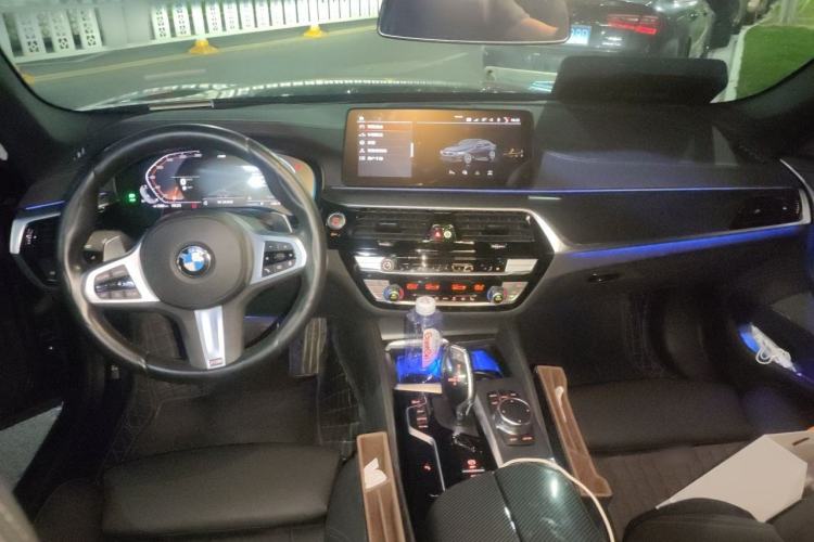 Used BMW 5 Series 2022 Second Facelift 530i M Sport Package Center Console