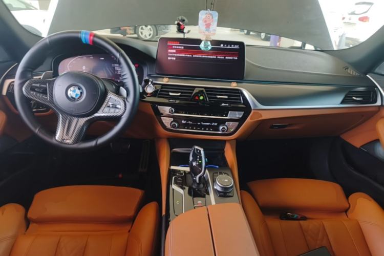 Used BMW 5 Series 2022 Updated 530i M Sport Package Center Console