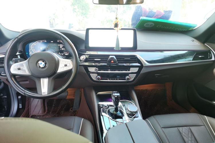 Used BMW 5 Series 2022 Second Facelift 525Li M Sport Package Center Console