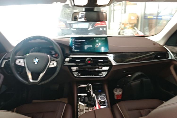 Used BMW 5 Series 2022 Restyled 525Li Luxury Package Center Console