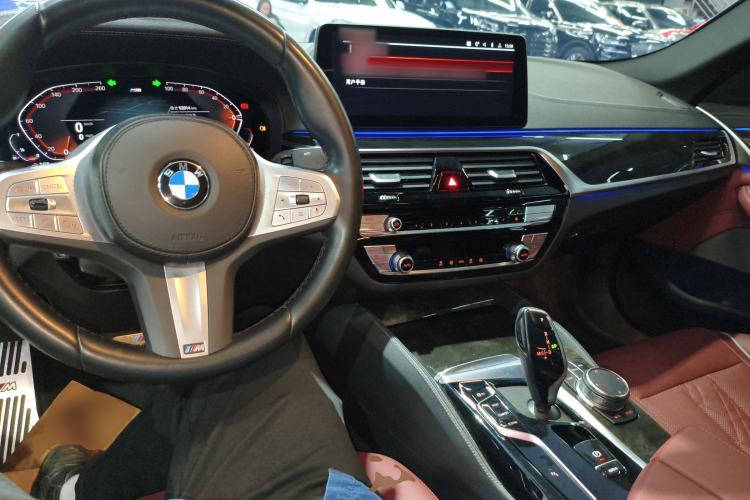 Used BMW 5 Series 2022 Second Facelift 525Li M Sport Package Center Console
