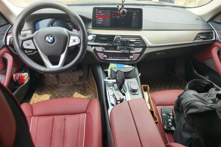 Used BMW 5 Series 2022 Second Facelift 530Li Luxury Edition Premium Package Center Console