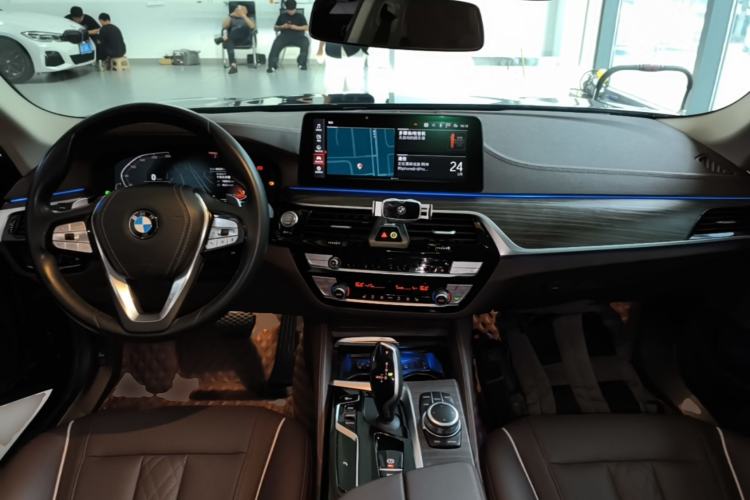 Used BMW 5 Series 2022 Updated 530Li Leading Edition Luxury Package Center Console