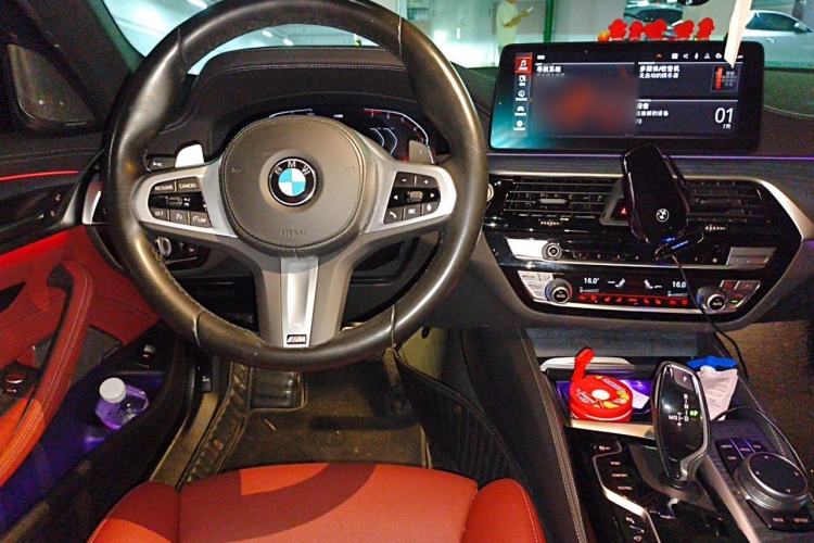 Used BMW 5 Series 2022 Second Facelift 530Li Luxury Version M Sport Package Center Console