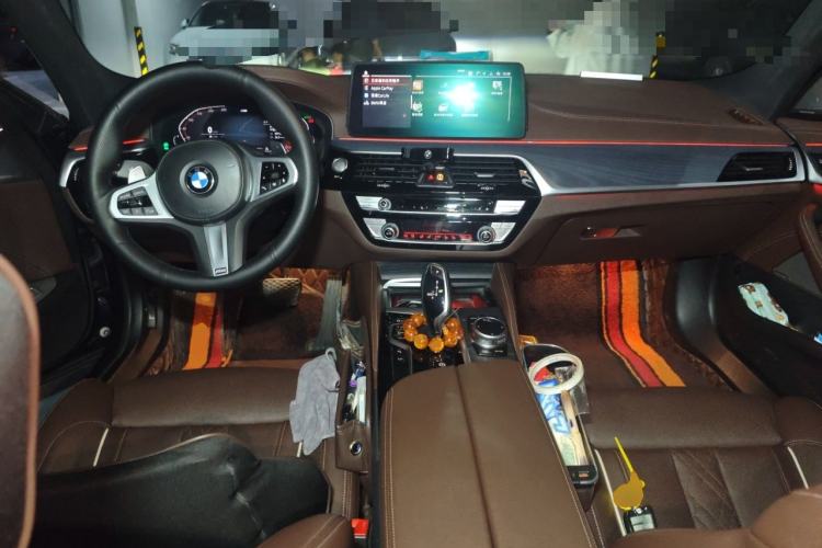 Used BMW 5 Series 2022 Second Facelift 530Li Luxury Version M Sport Package Center Console