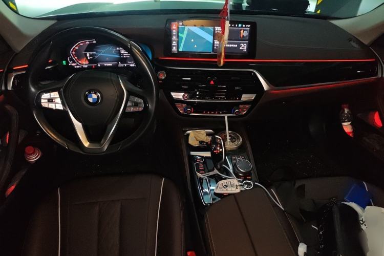 Used BMW 5 Series 2022 Second Facelift 525Li Luxury Package Center Console