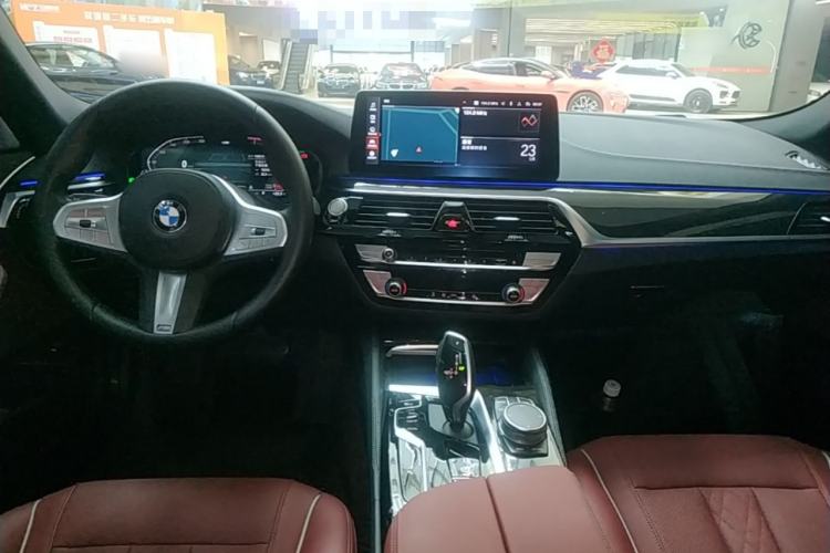 Used BMW 5 Series 2022 Second Facelift 525Li M Sport Package Center Console