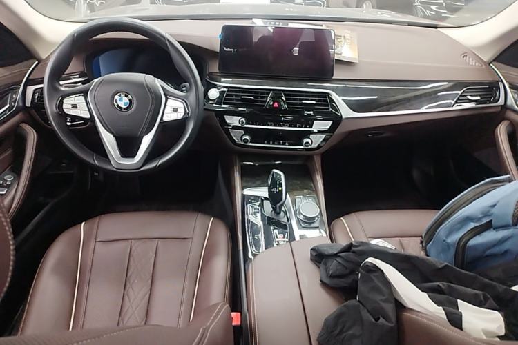 Used BMW 5 Series 2022 Second Facelift 525Li Luxury Package Center Console